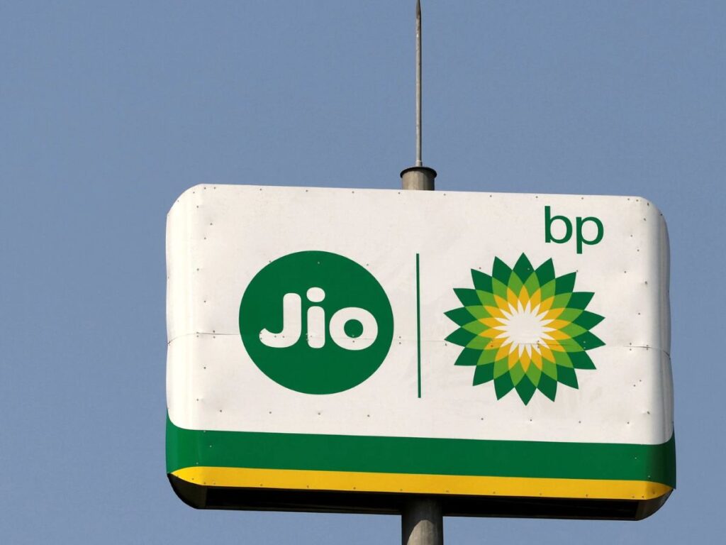 Jio-bp Targets Installing 30,000 EV Charging Points by 2030